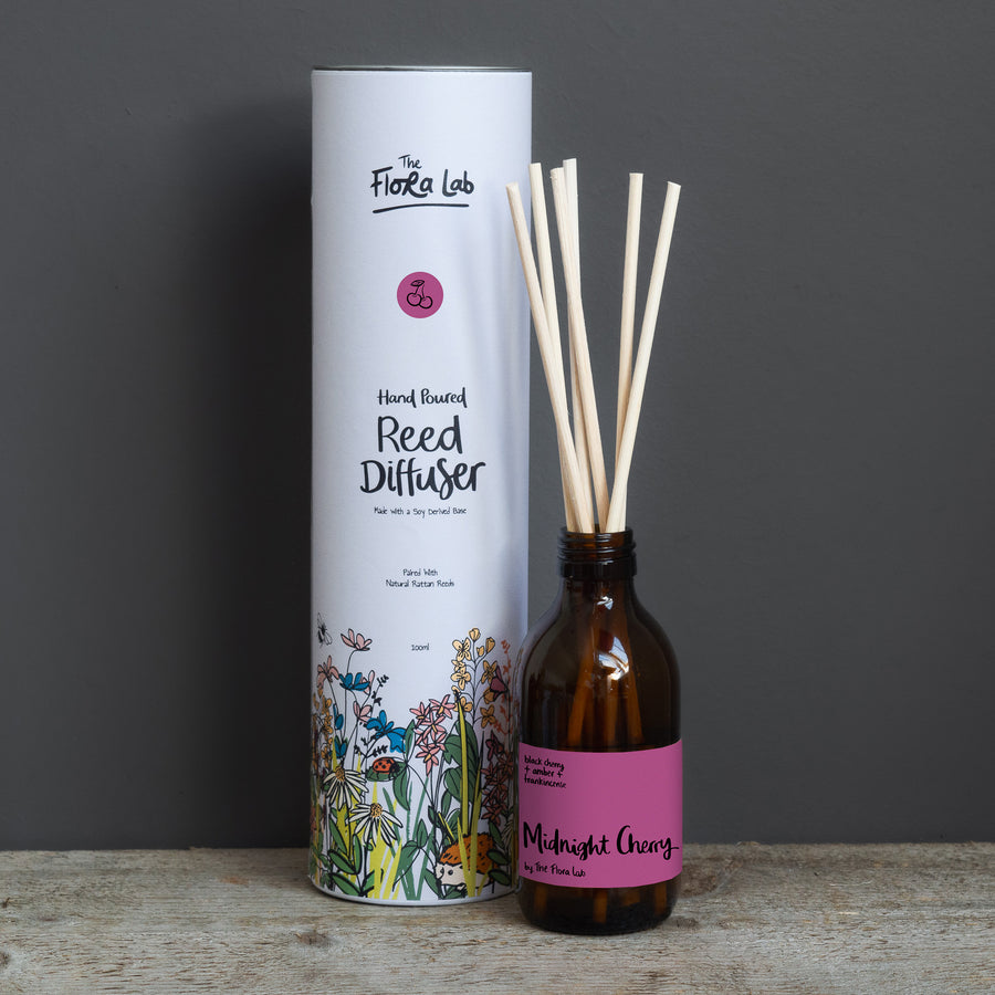 Midnight Cherry scent which features Black Cherry, golden ambers & frankinsense. Very sexy and made for the night time. Tom Ford Dupe. Berry beautiful. Hand poured soy derived diffuser made of natural ingredients. Perfect for summer time scenting. Room filling diffuser with 6 natural rattan reeds and comes in a beautoful presentation box, which features wild flowers and animals on it. Cottage core in its sttyle, it is perfect for nature lovers. 