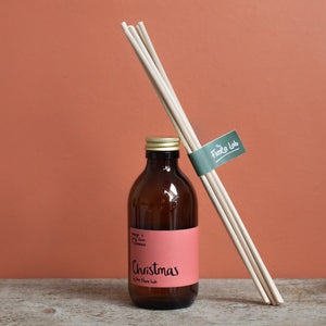 <b>Christmas Diffuser With Natural Rattan Reeds</b> <br> Orange + Spicy Clove + Cinnamon