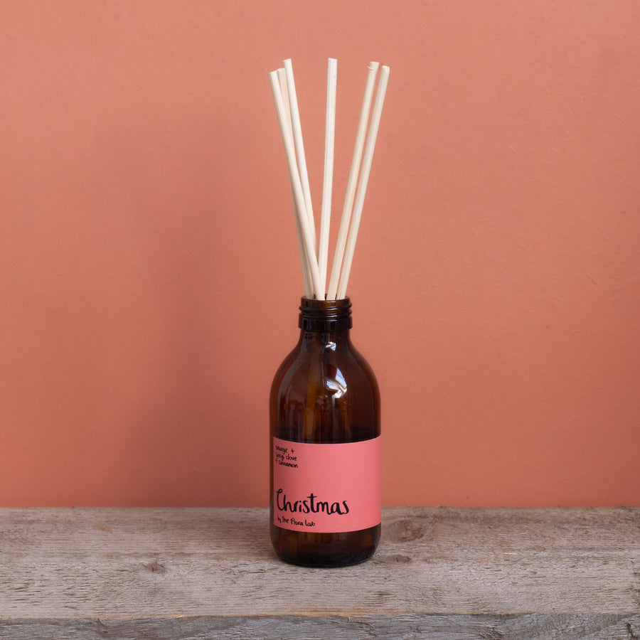 <b>Christmas Diffuser With Natural Rattan Reeds</b> <br> Orange + Spicy Clove + Cinnamon