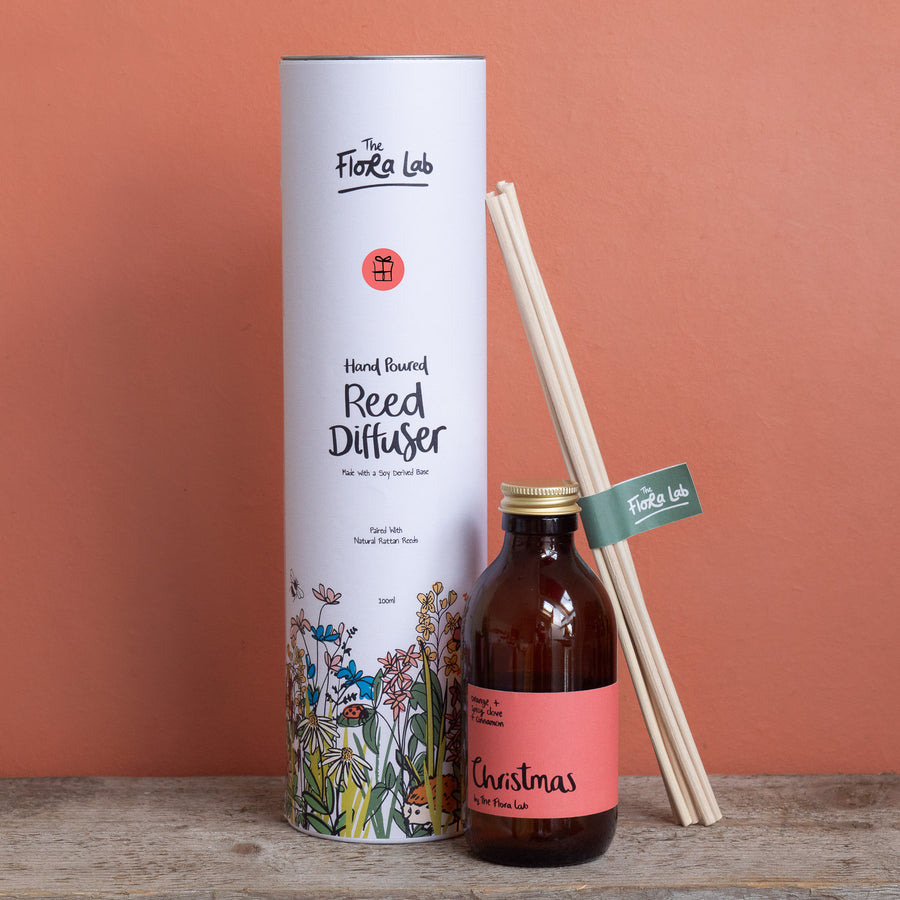 <b>Christmas Diffuser With Natural Rattan Reeds</b> <br> Orange + Spicy Clove + Cinnamon