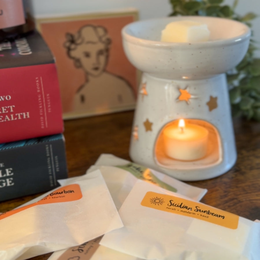 The Flora Lab Scent Discovery Box