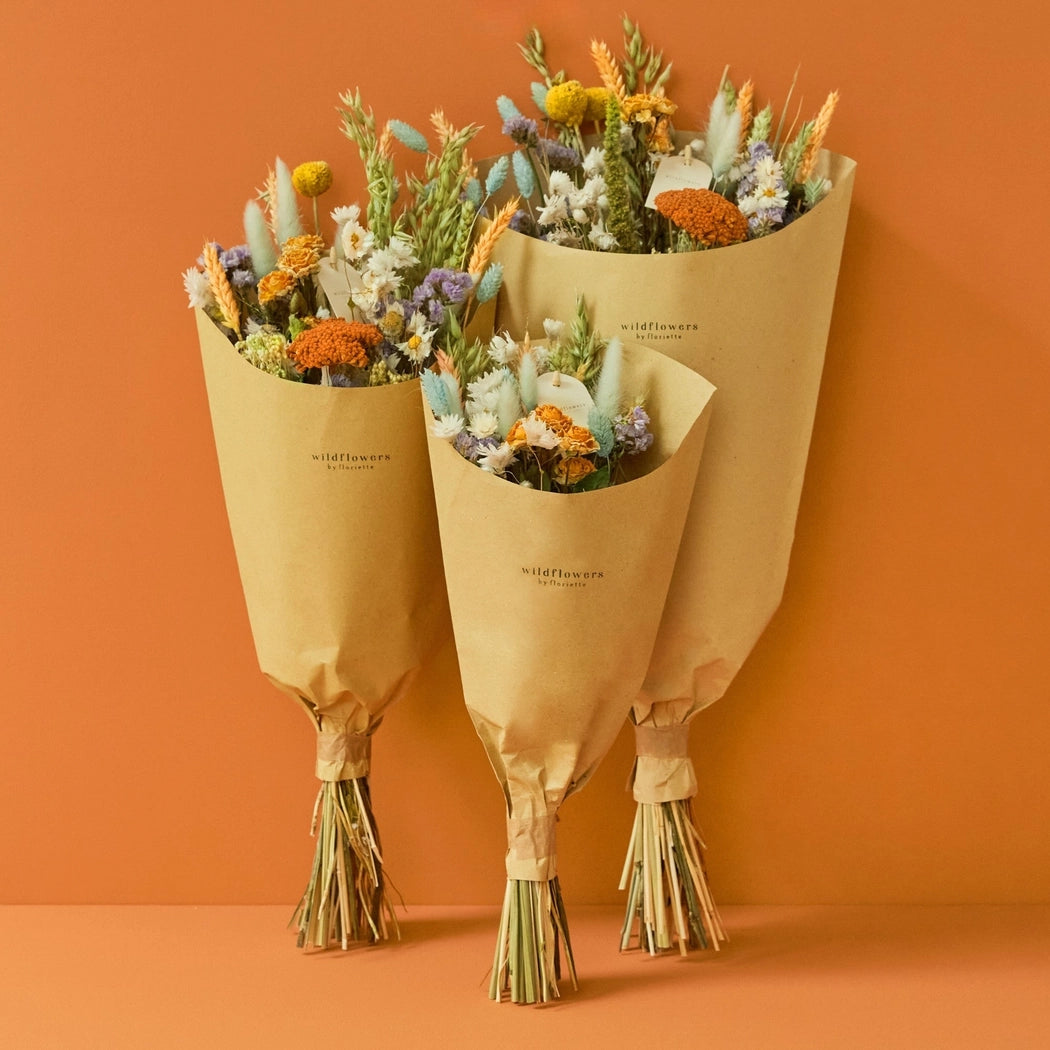 pastel-tones-dried-wild-flowers-bouquet